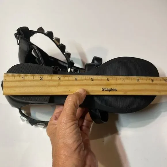 Rock & Republic Women’s Black Gladiator Thong Studded Zip Sandal Sz 9.5 - Picture 7 of 9